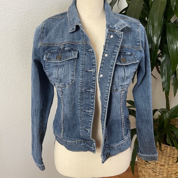 KUT from the KLOTH Amelia Denim Jacket - Picture 2 of 8
